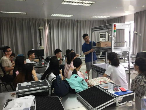 上海版专获批开设全国首批人工智能技术服务专业，引领职业教育新篇章